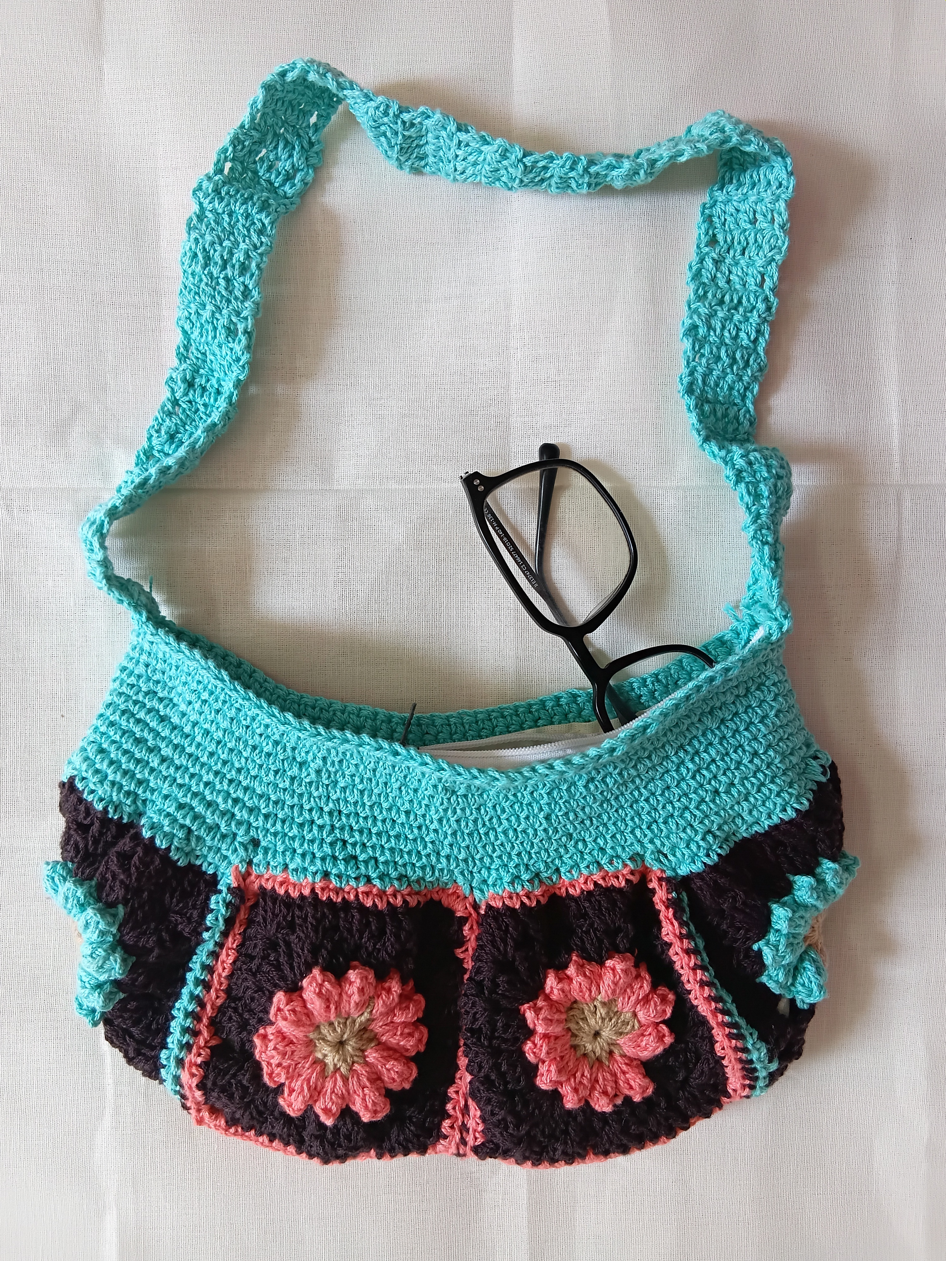 Boat Shaped Hand Bag