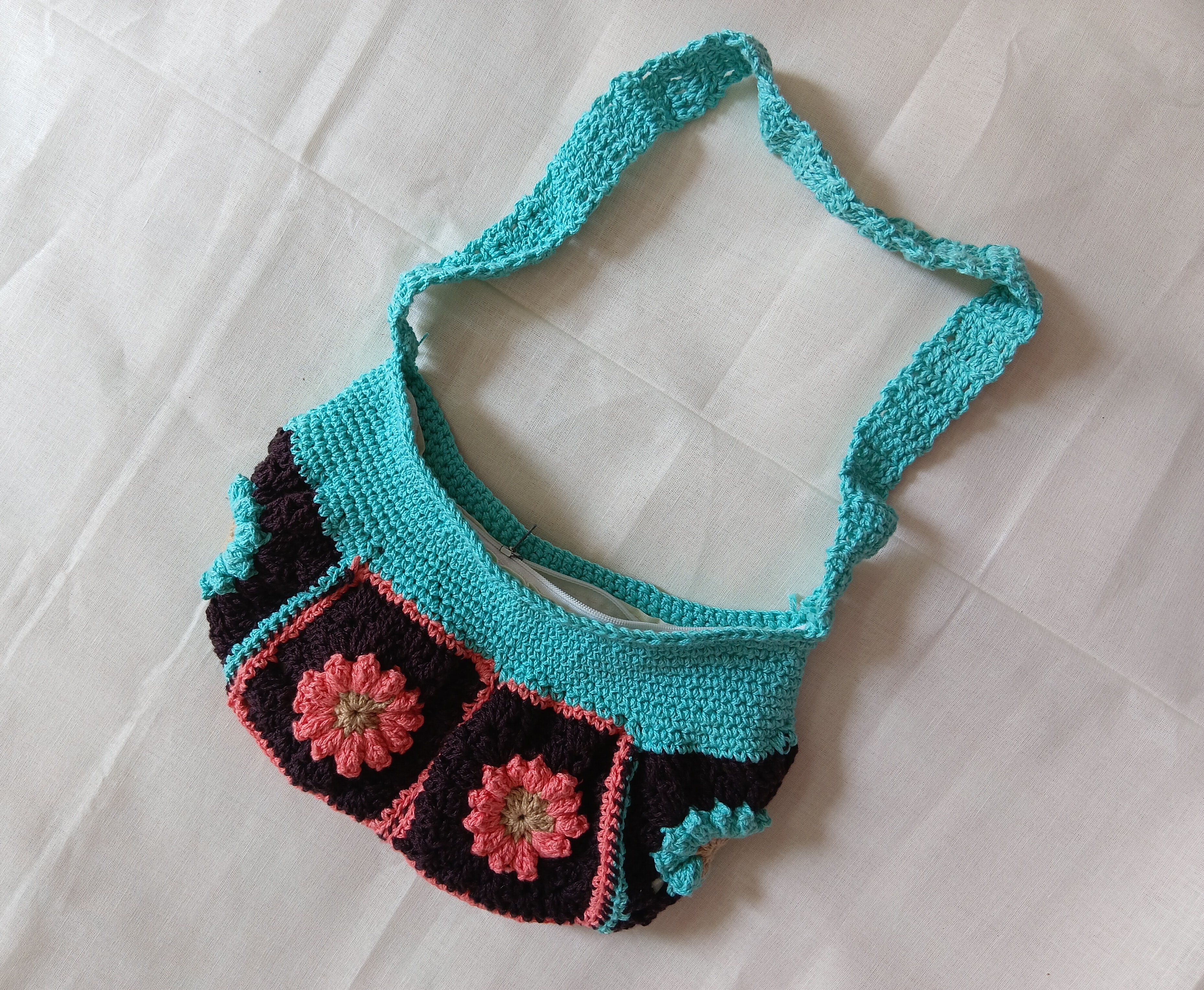 Boat Shaped Hand Bag