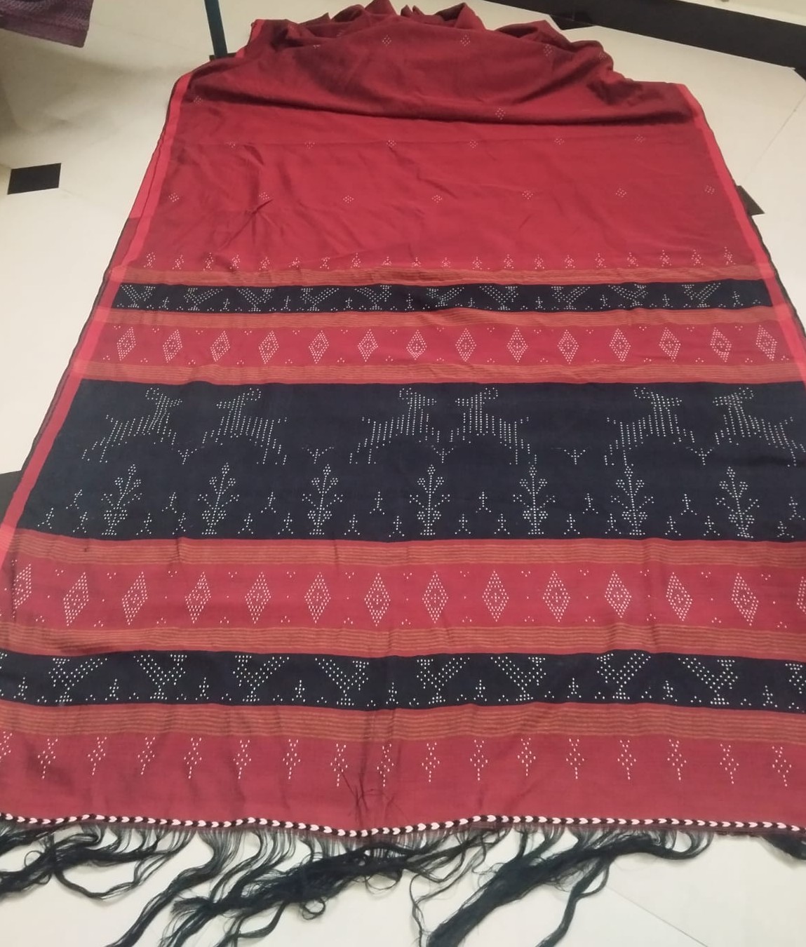 Tangaliya Handwoven Fine Cotton Saree (Red & Black Motif)