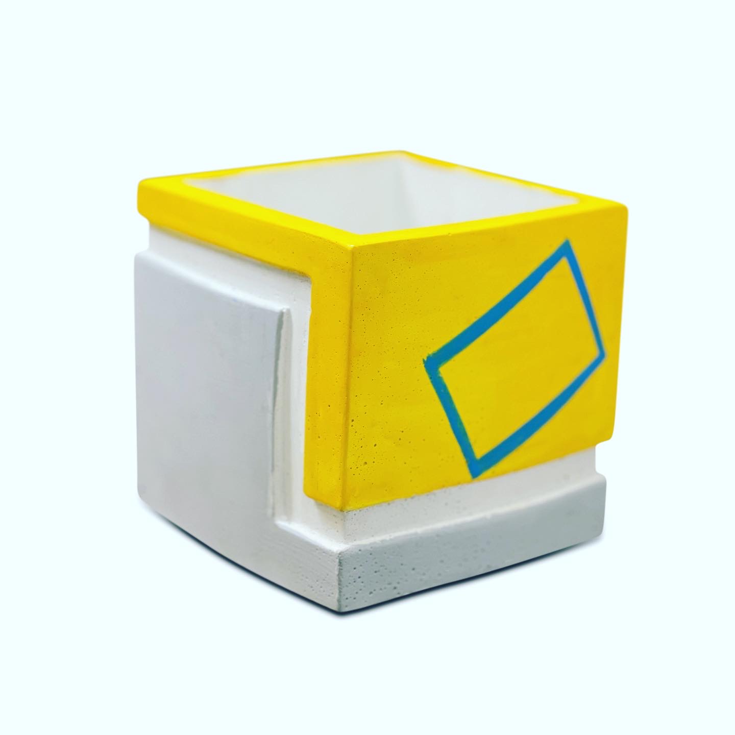 CA131-B Designer Concrete Planter 