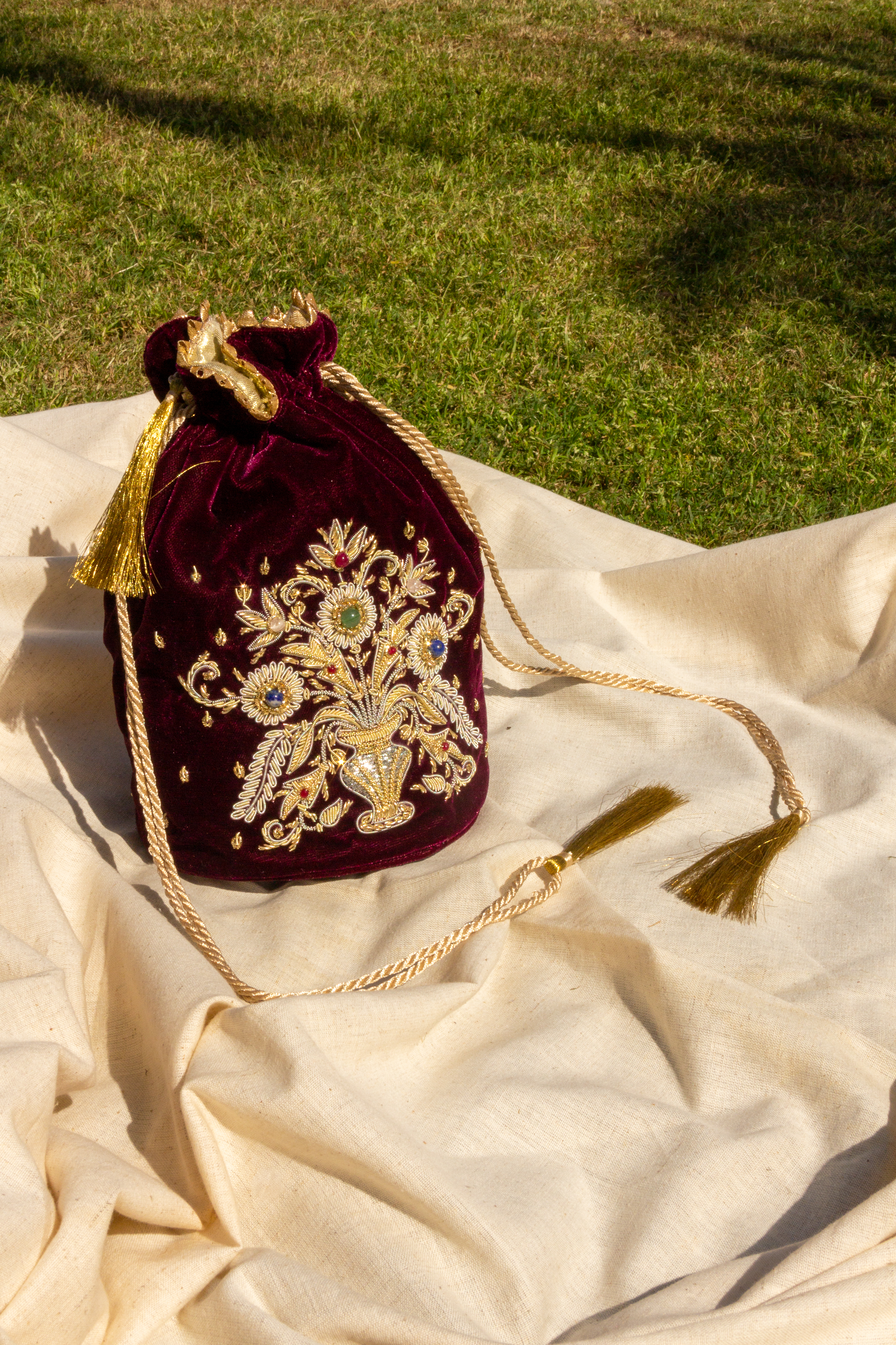 Pottali One Side design