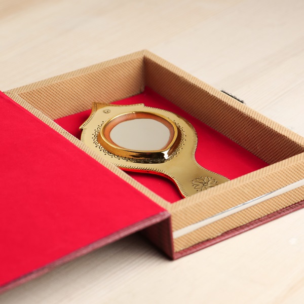 natural and artistic