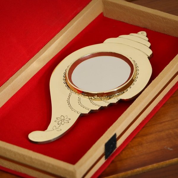 natural and artistic