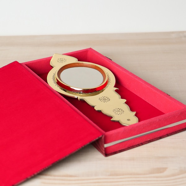 natural and artistic