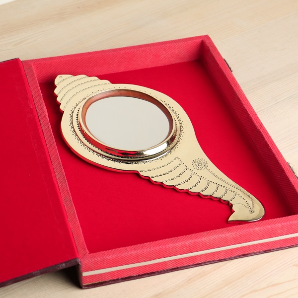 natural and artistic