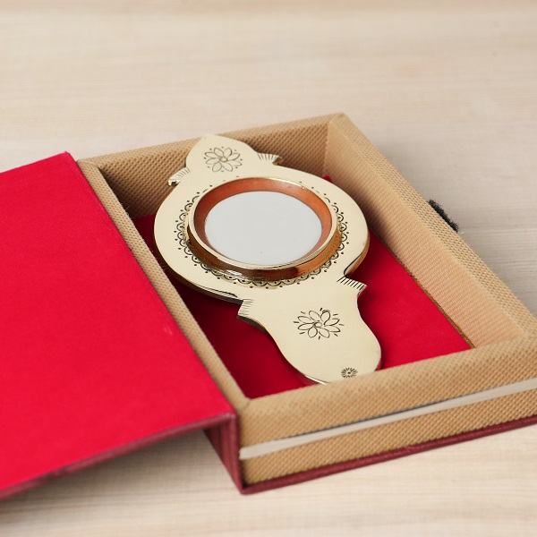 natural and artistic