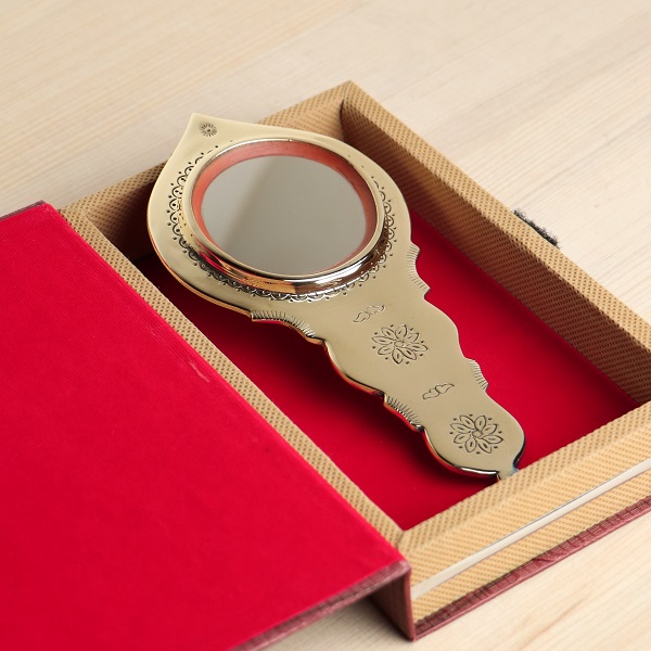 natural and artistic