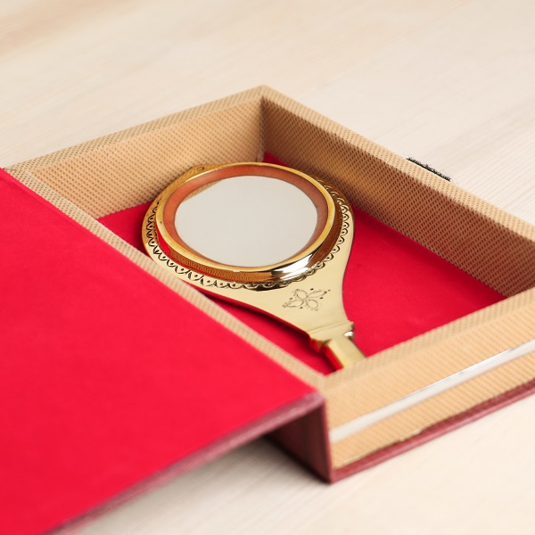 natural and artistic