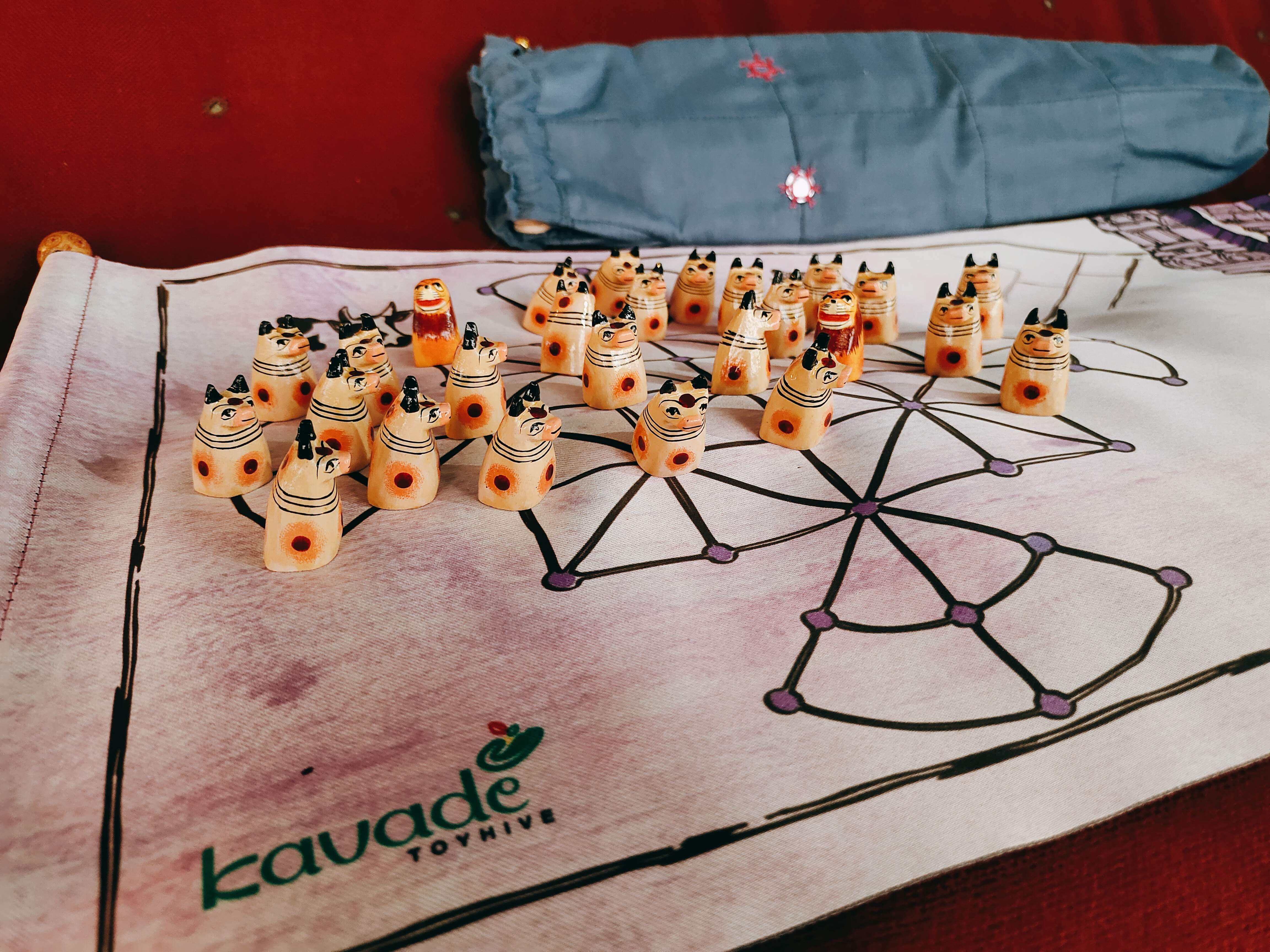 Cow & Leopard Game Set (Temple series Scroll)