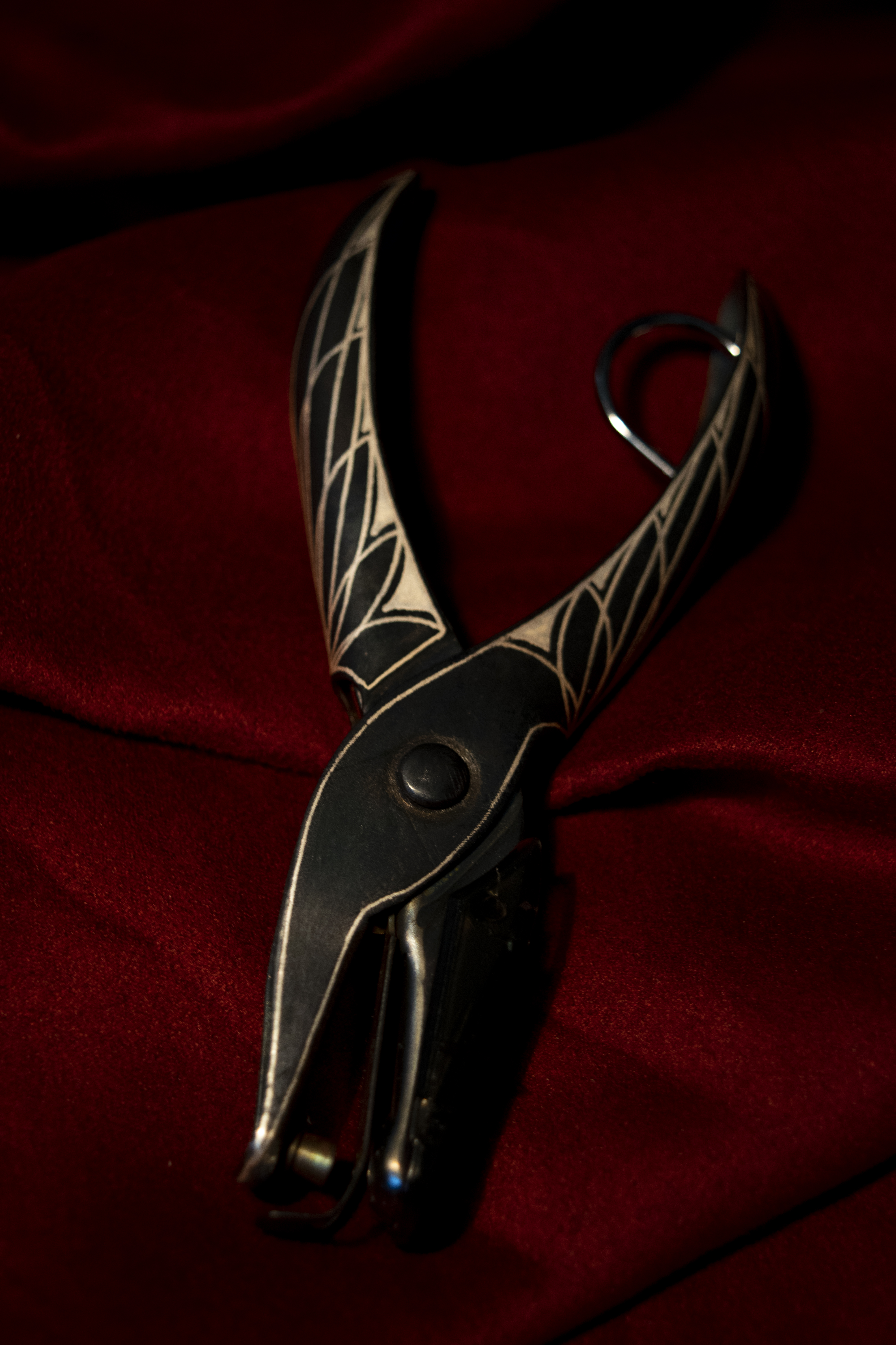 Single Hole Paper Punch 